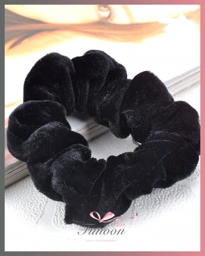 ربطة بلون موحد قماش مخمل