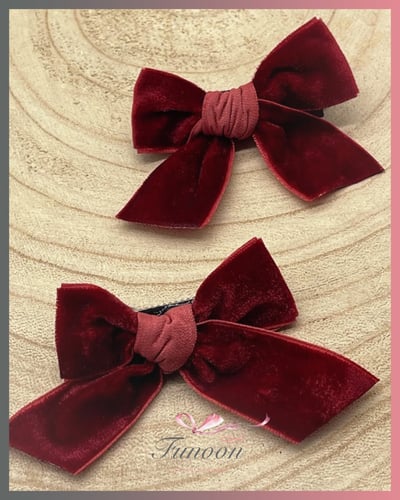 بنس بشكل فيونكة بألوان متعددة و رائعة