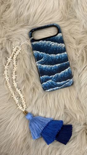 كفر وتعليقه جوال بهدب