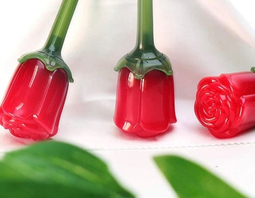 ملمع شفاة الورد