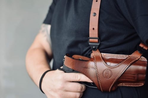 جراب كتف جلدي أفقي فاخر بمخزن مزدوج