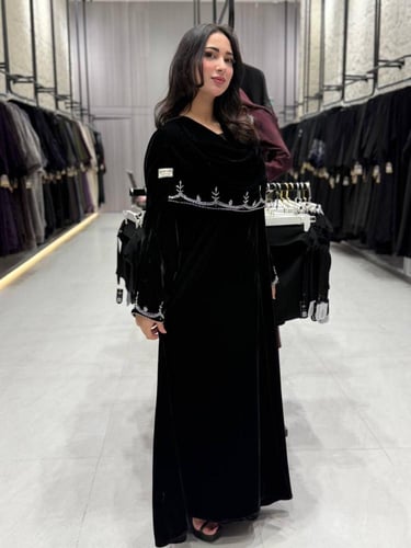 عبايه شتويه شال قماش مخمل مع شك فضي