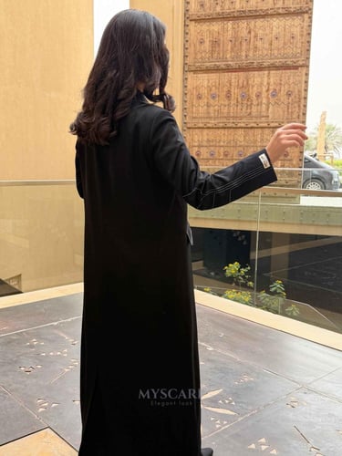 عبايه بليزر مبطن قماش كريب ياباني