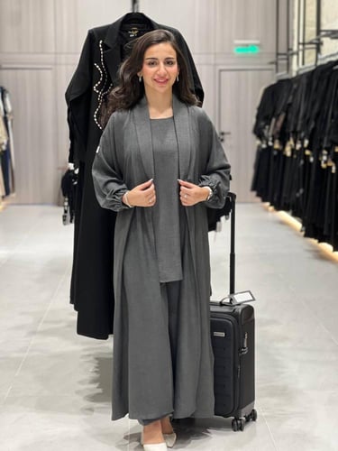 طقم عباية للسفر والدوام من اربعة قطع لون فيراني