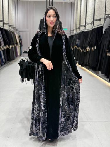 عبايه شتويه مخمل مع تدخيلات قماش مشجر