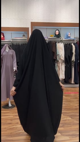 عبايه راس فراشة قماش بلاك بيري