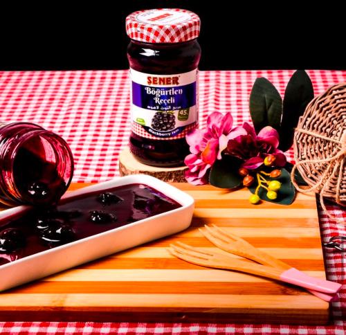 مربى شينار بالتوت الأحمر - تركي مستورد.