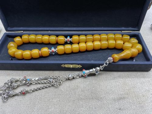 مسكي الماني انتيك قديم جداً مخلوط بلكهرمان قص مميز...