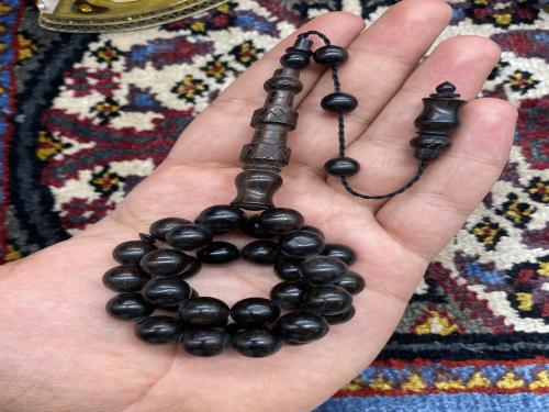 ابانوس غامق شغل يدوي شاهد حفر يدوي ٣٣ خرزه ١٠ ملي