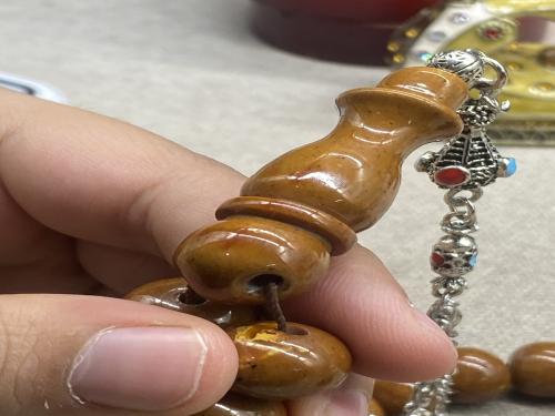 مسكي الماني انتيك لون كراميل قص تواير معها شاهد اس...