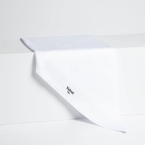 شماغ فليفت مان ابيض انجليزي اصلي اصدار 2026