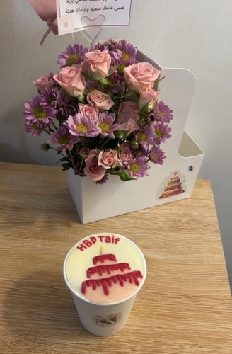 كوب كيك برسمة لطيفة مع بيبي روز وكرت اهداء