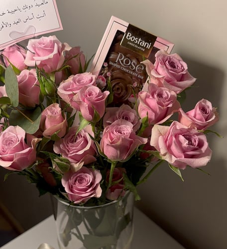 هدية العيد فازة ورد مع شوكولاتة❣️