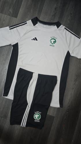 طقم المنتخب تمرين