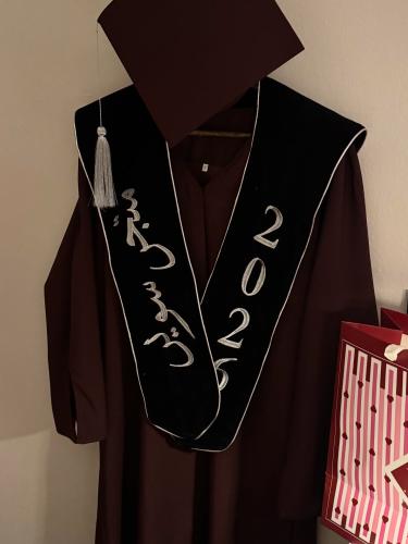 عبايه تخرج عود غامق