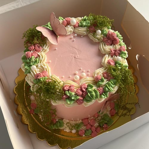 كيكة فراشة الغابة