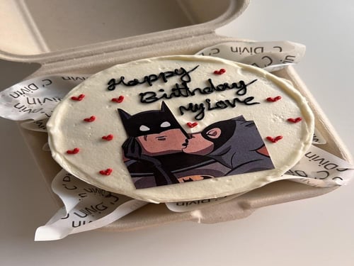 كيكة باتمان وكات وومن