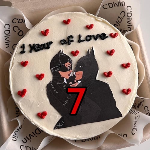 كيكة باتمان وكات وومن