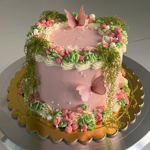 كيكة فراشة الغابة