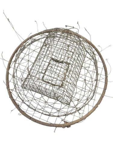 قرشع صيد الصقور قفص مدبل