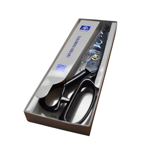 مقص خياطة بشفرات فولاذ كربوني حادة