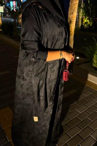 Black abaya