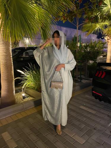 Apple-colored abaya