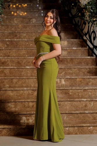 فستان علاق مائل كريستال