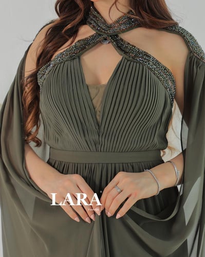 فستان تل سهرة مطرز الصدر