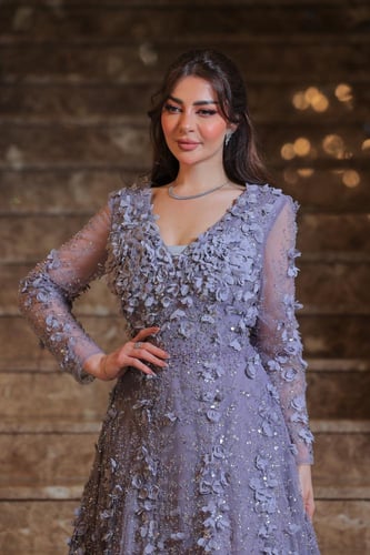 فستان سهرة طويل بلون لافندر هادئ
