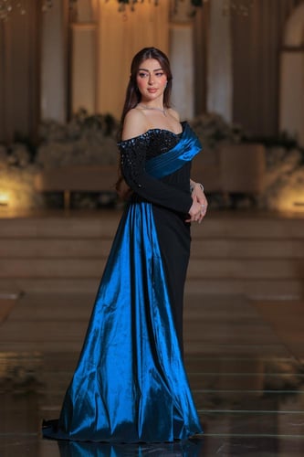 فستان أنيق وفخم بتصميم ملكي يجمع بين الرقي والجرأة...