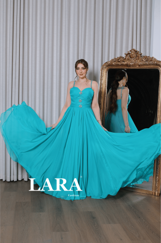 فستان شيفون طويل مزين بكرستالات على الصدر