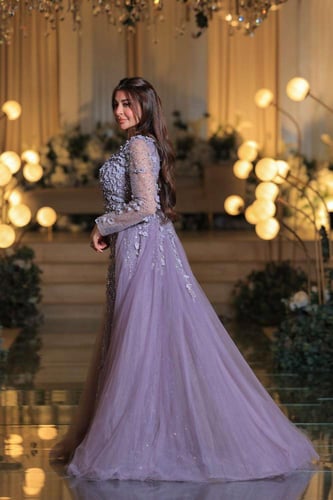 فستان سواريه لافندر مطرّز بتطريزات ثلاثية الأبعاد...