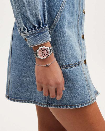 ساعة كوتش بالطلب