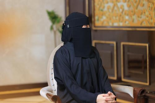 نقاب بطبقة على العين ربط