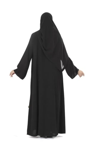 طقم عباية فكرة