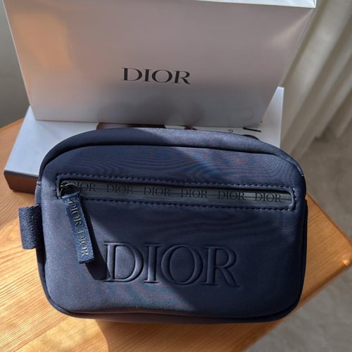 شنطة ديور رجاليه