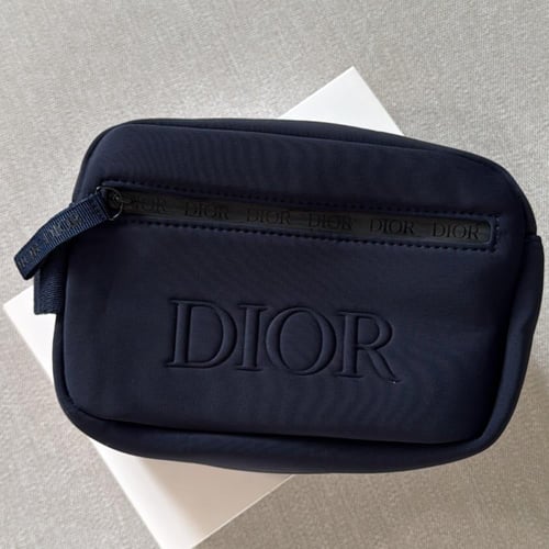 شنطة ديور رجاليه