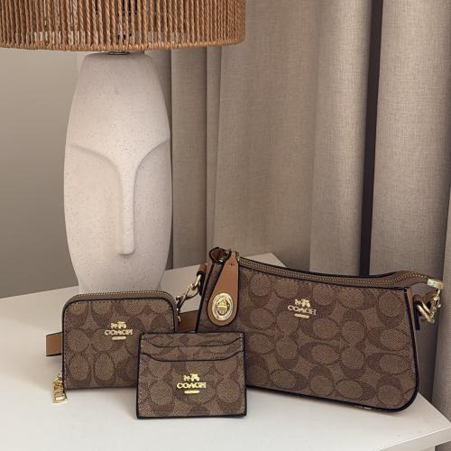 شنطة كوتش مع محفظتين