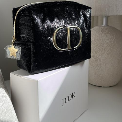 شنطة ميك اب ديور اسود مع البوكس