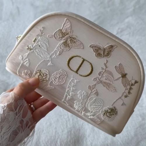 شنطة ميك أب ديور