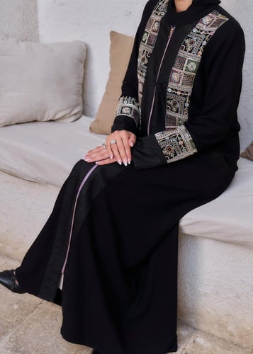 Dana Abaya