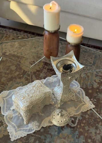 مبخر وصندوق للعرايس