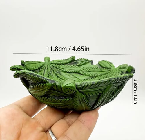 طفاية سجائر عصرية على شكل ورقة خضراء