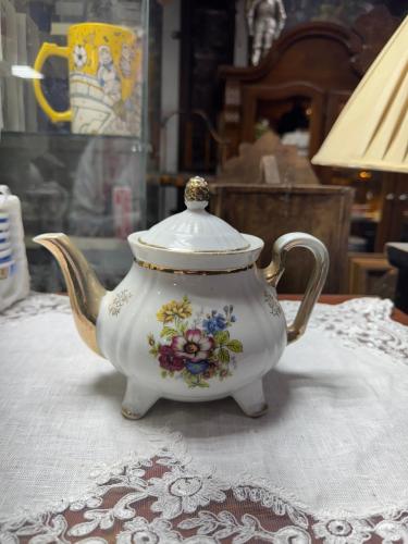 ابريق ياباني قديم