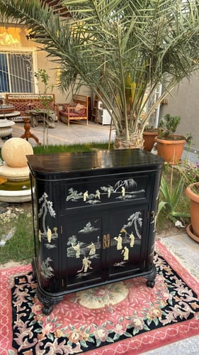 بار صيني قديم مطعم بحجر اليشم ورسوم يدوية