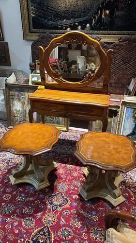 طقم طاولات فيتنامي فاخر بسطح ملبّس جلد طبيعي