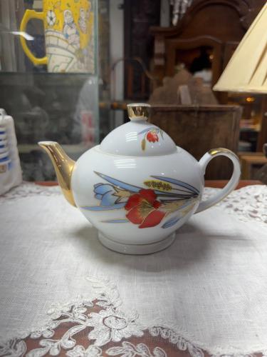 ابريق صناعة صيني قديم