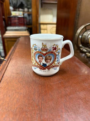 أكواب تراثية بطابع ملكي كلاسيكي