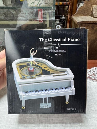 صندوق موسيقي عتيق على شكل بيانو، من الصناعة الصيني...